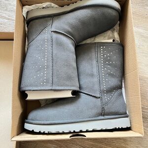 UGG Classic Studded Boot new in box. Size 6